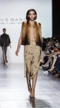 Dennis Basso koleksiyonu pist gösteri 