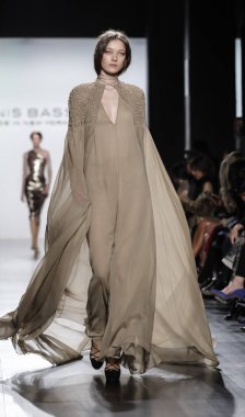 Dennis Basso koleksiyonu pist gösteri 