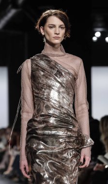 Dennis Basso koleksiyonu pist gösteri 