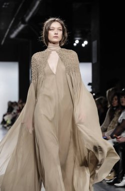 Dennis Basso koleksiyonu pist gösteri 