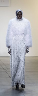 Anniesa Hasibuan Fw17 koleksiyonu