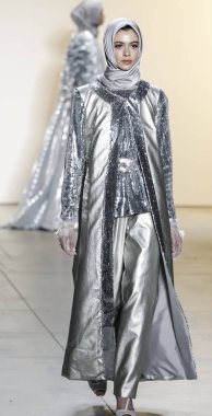 Anniesa Hasibuan Fw17 koleksiyonu