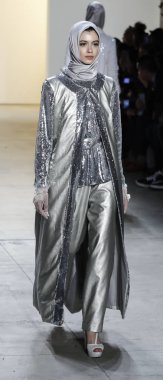 Anniesa Hasibuan Fw17 koleksiyonu