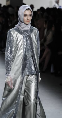 Anniesa Hasibuan Fw17 koleksiyonu