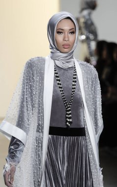 Anniesa Hasibuan Fw17 koleksiyonu