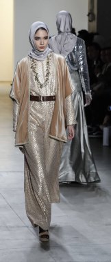 Anniesa Hasibuan Fw17 koleksiyonu