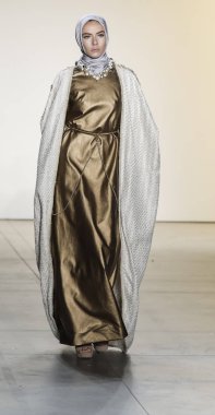 Anniesa Hasibuan Fw17 koleksiyonu