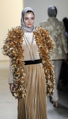 Anniesa Hasibuan Fw17 koleksiyonu