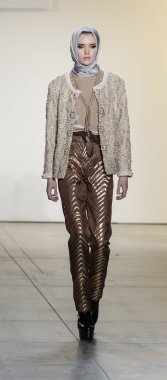 Anniesa Hasibuan Fw17 koleksiyonu