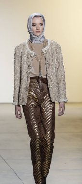 Anniesa Hasibuan Fw17 koleksiyonu