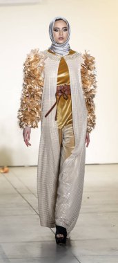 Anniesa Hasibuan Fw17 koleksiyonu