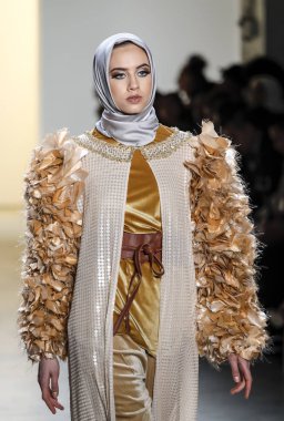 Anniesa Hasibuan Fw17 koleksiyonu