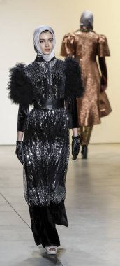 Anniesa Hasibuan Fw17 koleksiyonu