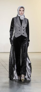 Anniesa Hasibuan Fw17 koleksiyonu