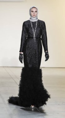 Anniesa Hasibuan Fw17 koleksiyonu