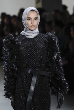 Anniesa Hasibuan Fw17 koleksiyonu