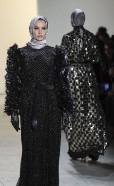 Anniesa Hasibuan Fw17 koleksiyonu