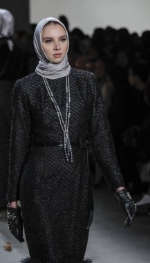 Anniesa Hasibuan Fw17 koleksiyonu