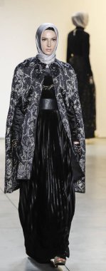 Anniesa Hasibuan Fw17 koleksiyonu