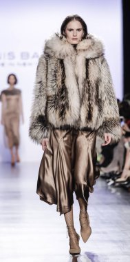 Dennis Basso Fw17 koleksiyonu