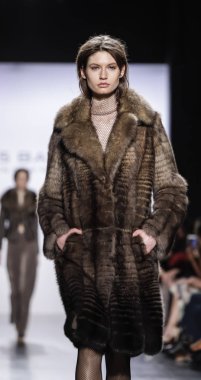 Dennis Basso Fw17 koleksiyonu