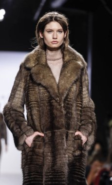 Dennis Basso Fw17 koleksiyonu