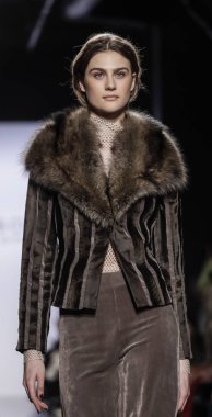 Dennis Basso Fw17 koleksiyonu