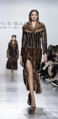  Dennis Basso Fw17 koleksiyonu