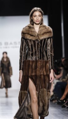  Dennis Basso Fw17 koleksiyonu