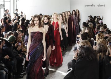 Pamella Roland koleksiyonu