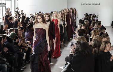 Pamella Roland koleksiyonu