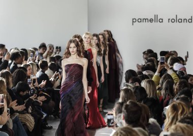 Pamella Roland koleksiyonu