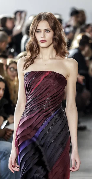 Pamella Roland pist gösteri 