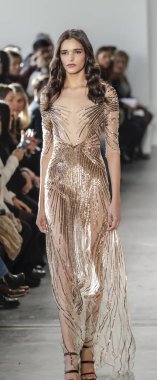 Pamella Roland pist gösteri 