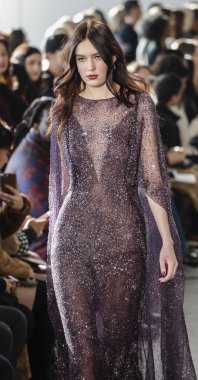 Pamella Roland pist gösteri 