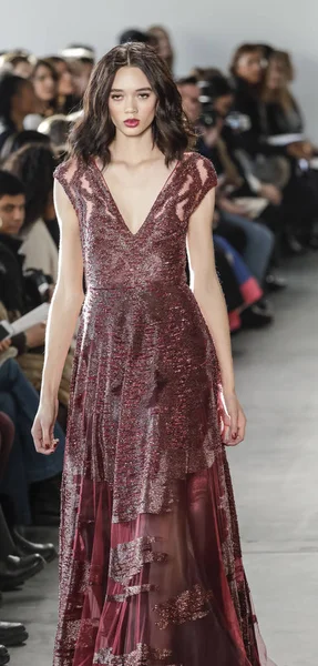 Pamella Roland pist gösteri 