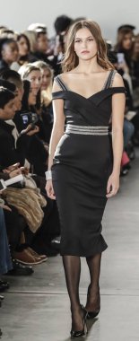 Pamella Roland koleksiyonu