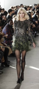 Pamella Roland koleksiyonu