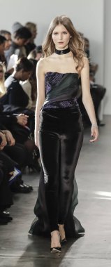 Pamella Roland koleksiyonu