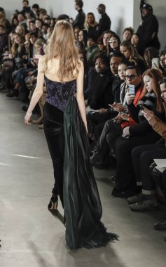 Pamella Roland koleksiyonu