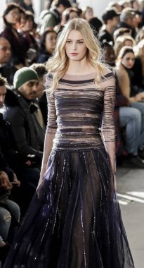 Pamella Roland koleksiyonu