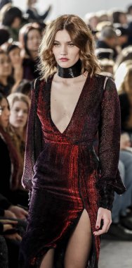 Pamella Roland koleksiyonu