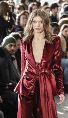 Pamella Roland koleksiyonu