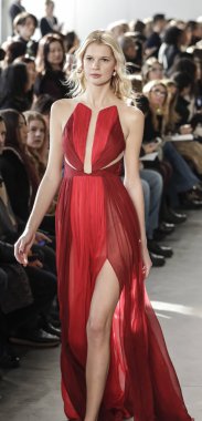 Pamella Roland koleksiyonu