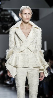 Son Jung Wan koleksiyonu.