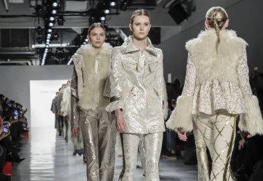 Son Jung Wan koleksiyonu.