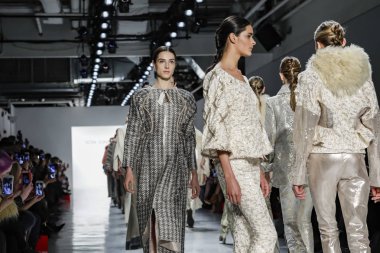 Son Jung Wan koleksiyonu.