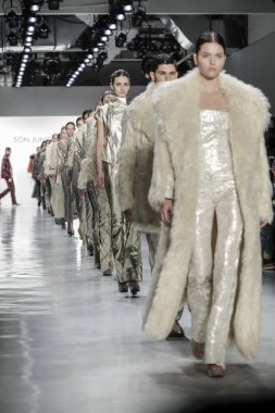 Son Jung Wan koleksiyonu.