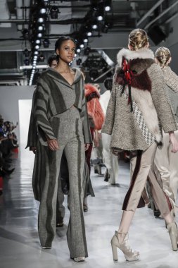 Son Jung Wan koleksiyonu.