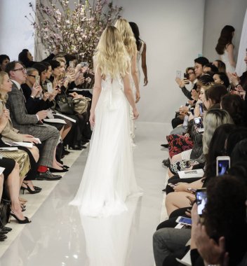 Pist modelleri yürümek 